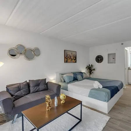 King Bed Studio Near Disney World And Free Parking